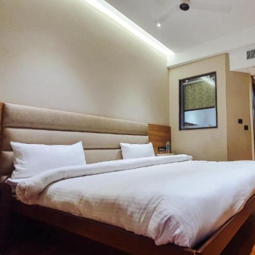 Hotel Ashish Continental ฟักวารา ภายนอก รูปภาพ