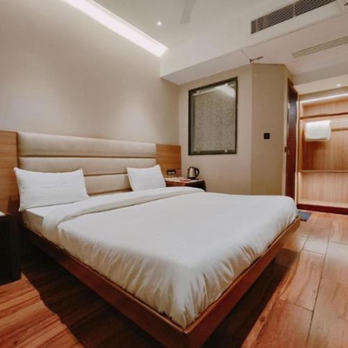 Hotel Ashish Continental ฟักวารา ภายนอก รูปภาพ