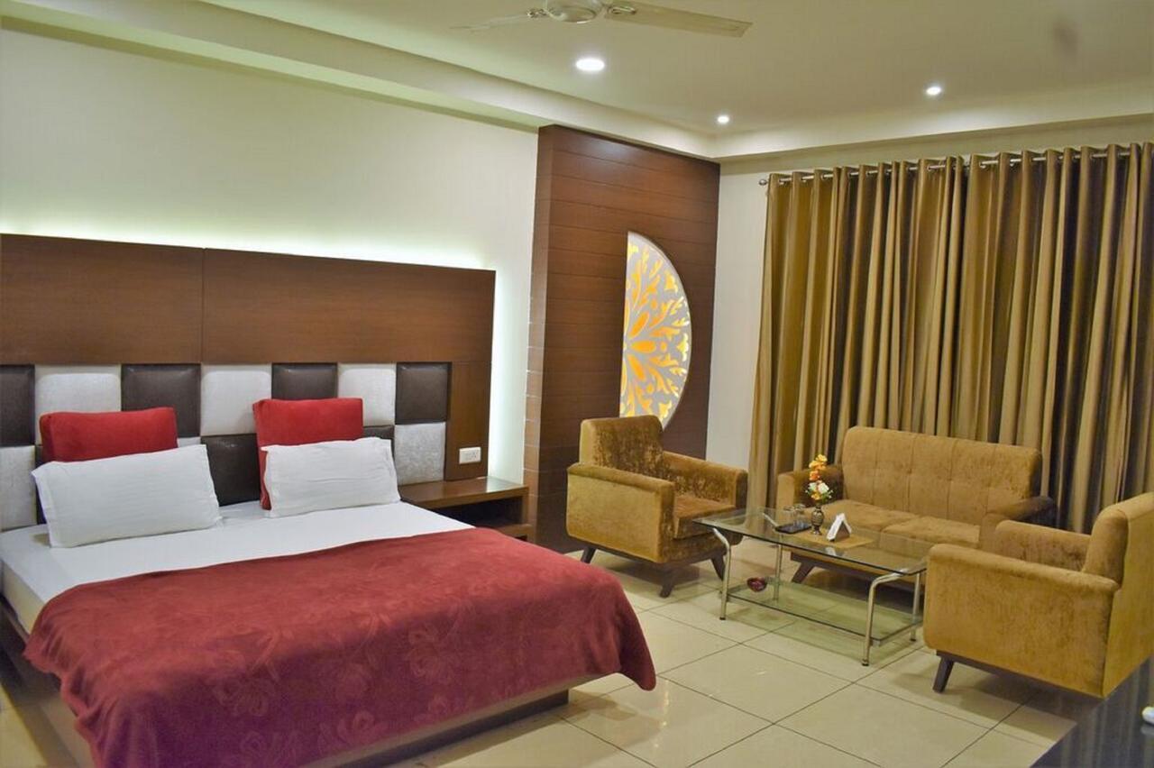 Hotel Ashish Continental ฟักวารา ภายนอก รูปภาพ