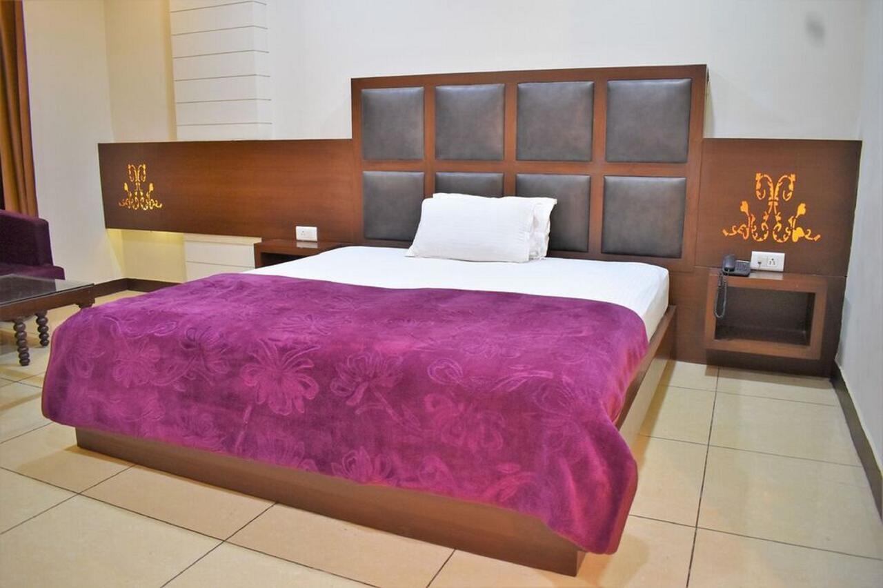 Hotel Ashish Continental ฟักวารา ภายนอก รูปภาพ