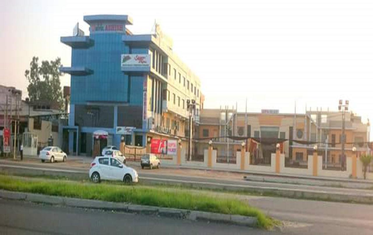 Hotel Ashish Continental ฟักวารา ภายนอก รูปภาพ