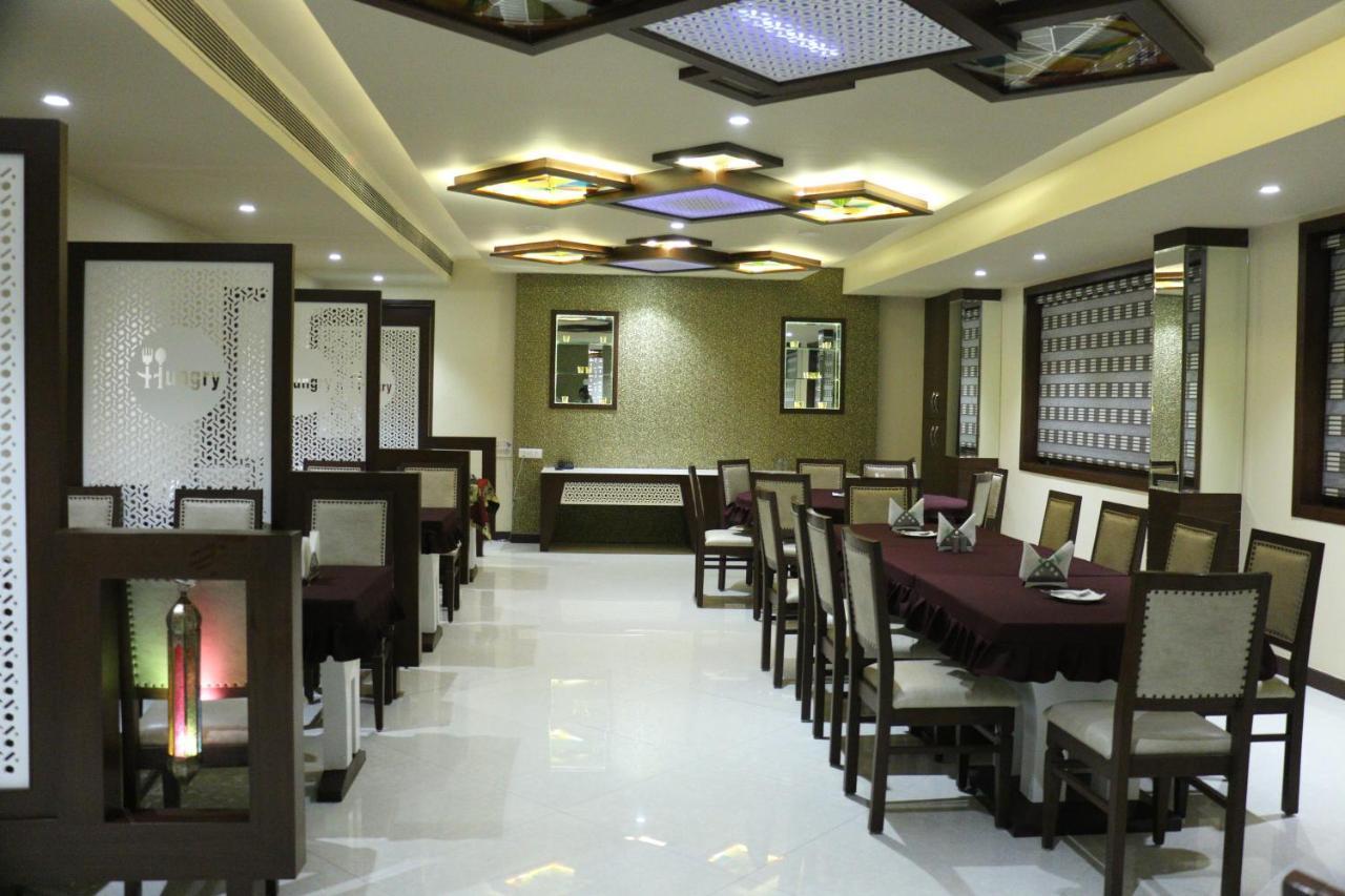 Hotel Ashish Continental ฟักวารา ภายนอก รูปภาพ